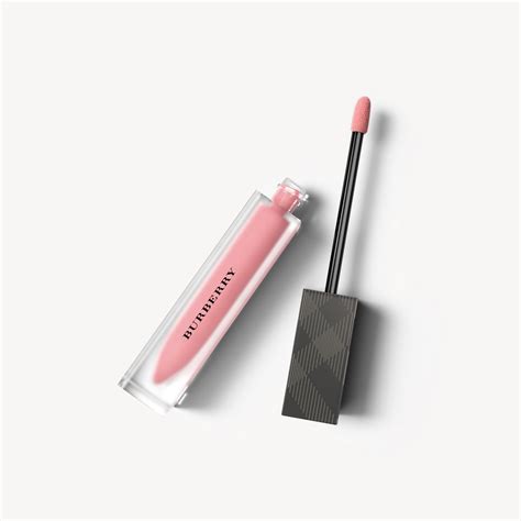 burberry liquid lip velvet fawn rose swatch